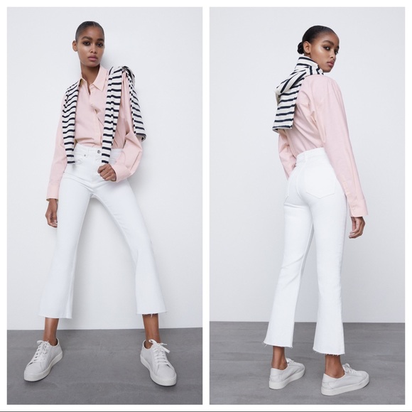 Zara Denim - NWT. Zara Cropped Flared Mid-waist Jeans. Size 8.